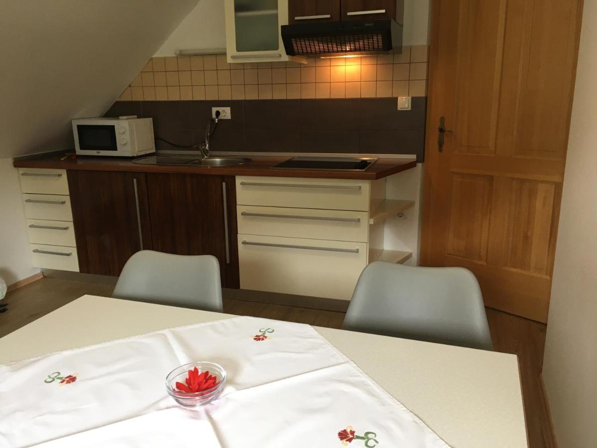 Apartments Pri Bostjanovcu Gorenja Vas  Eksteriør billede